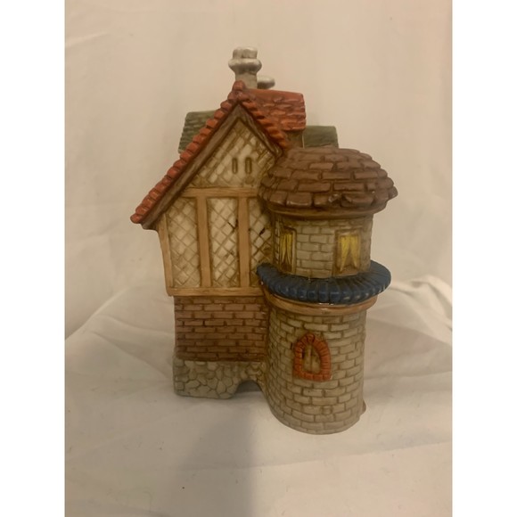 Lighted Porcelain Christmas Village Inn Light Not included - Picture 3 of 5